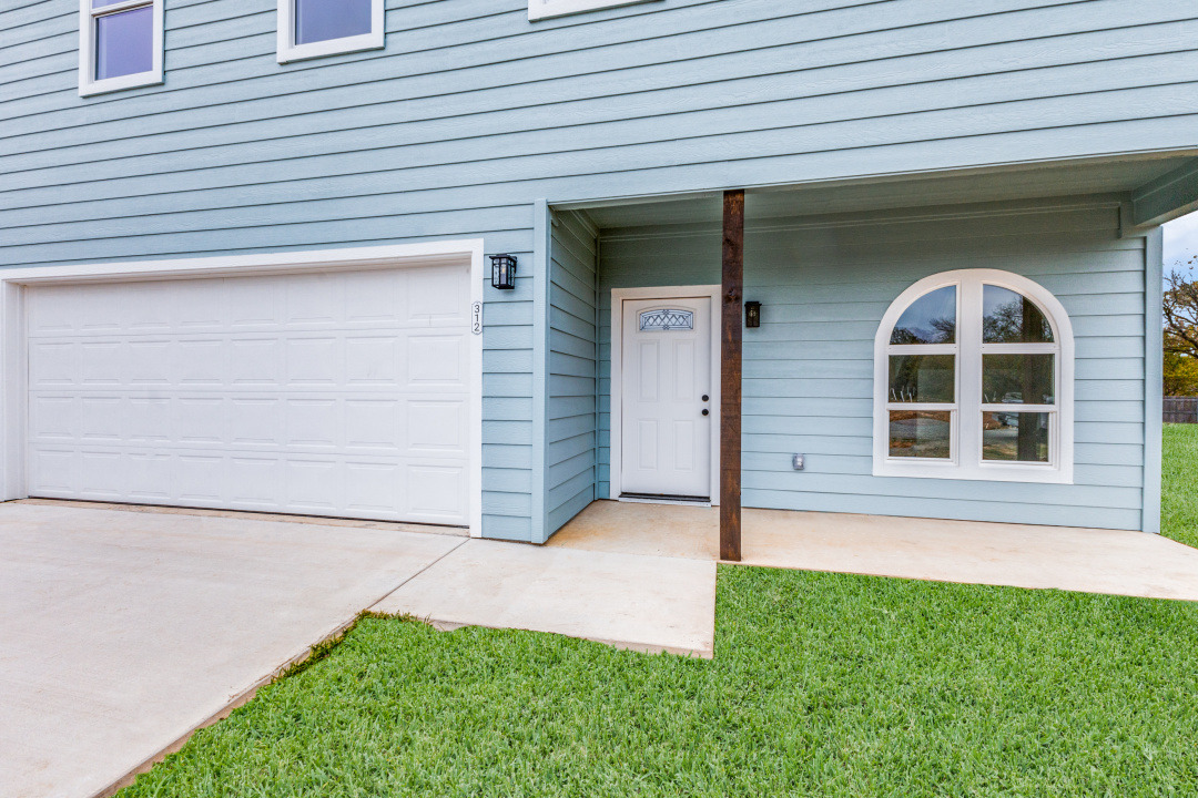 312_NHelton_JPFindley_Nov30-03