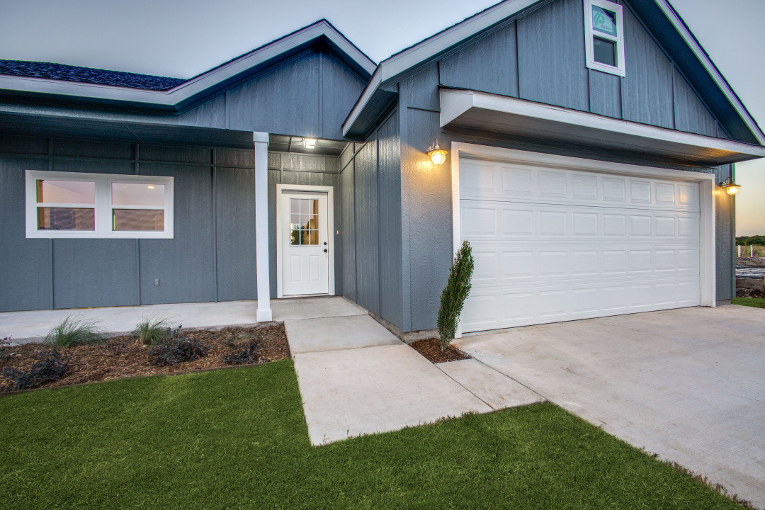 319NHelton_JPFindley_25-fl-0722-03