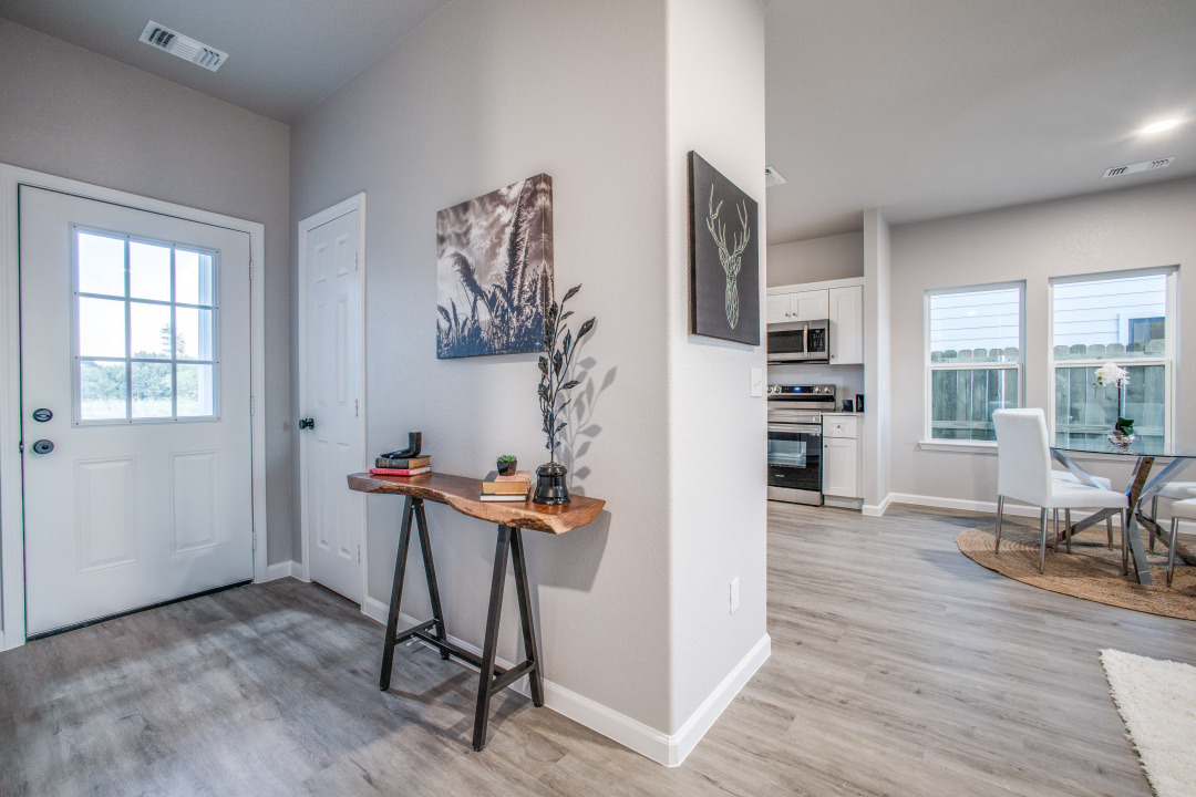 319NHelton_JPFindley_25-fl-0722-04