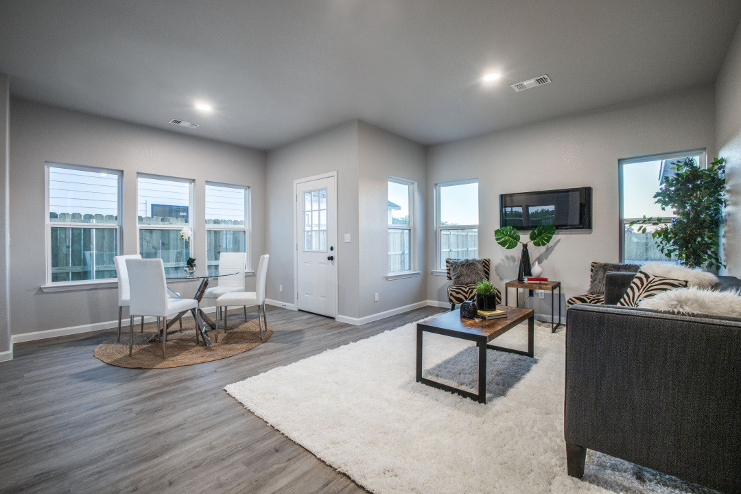 319NHelton_JPFindley_25-fl-0722-05