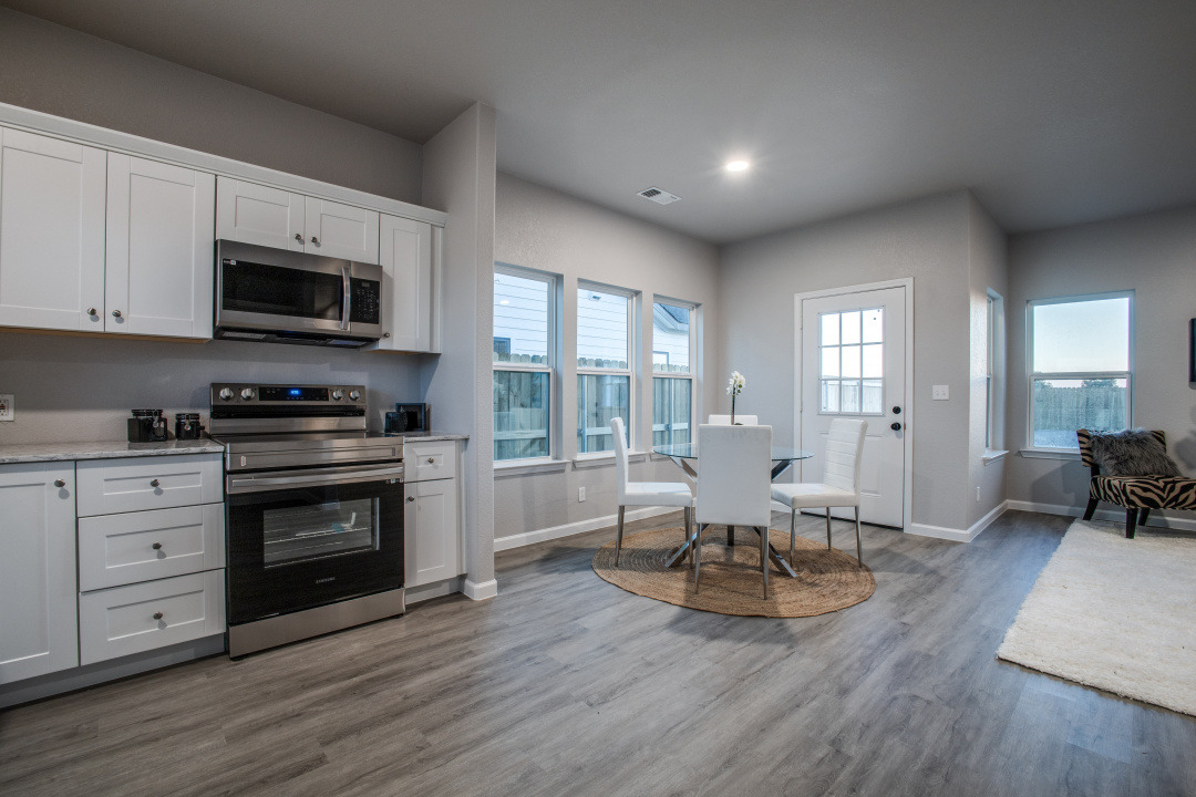 319NHelton_JPFindley_25-fl-0722-11