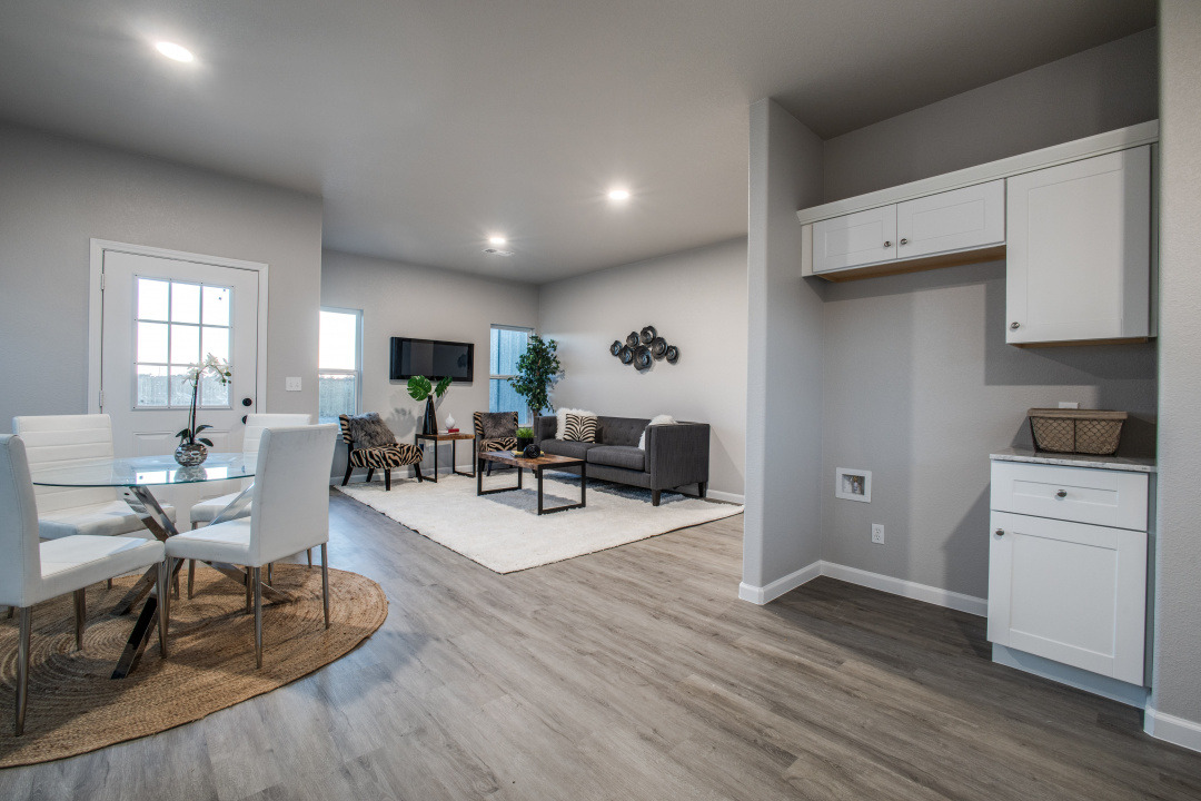 319NHelton_JPFindley_25-fl-0722-12