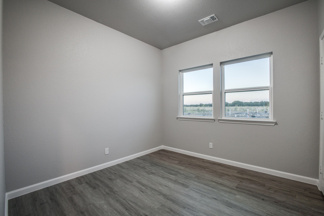 319NHelton_JPFindley_25-fl-0722-18