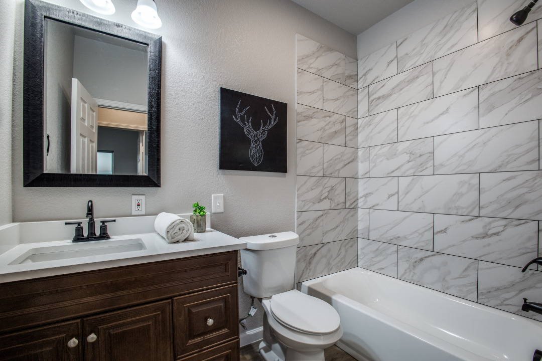 319NHelton_JPFindley_25-fl-0722-22